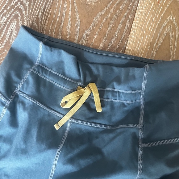 Fabletics motion 365 leggings - Picture 2 of 5